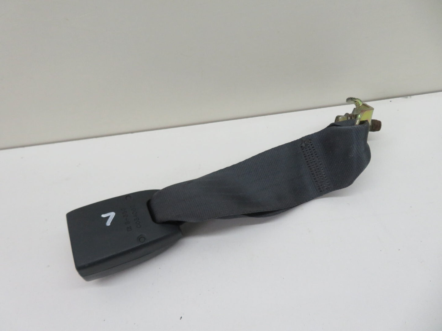 TOYOTA LEXUS SOARER SC400 REAR SEAT BELT BUCKLE CENTER 1991-1999 1551-7