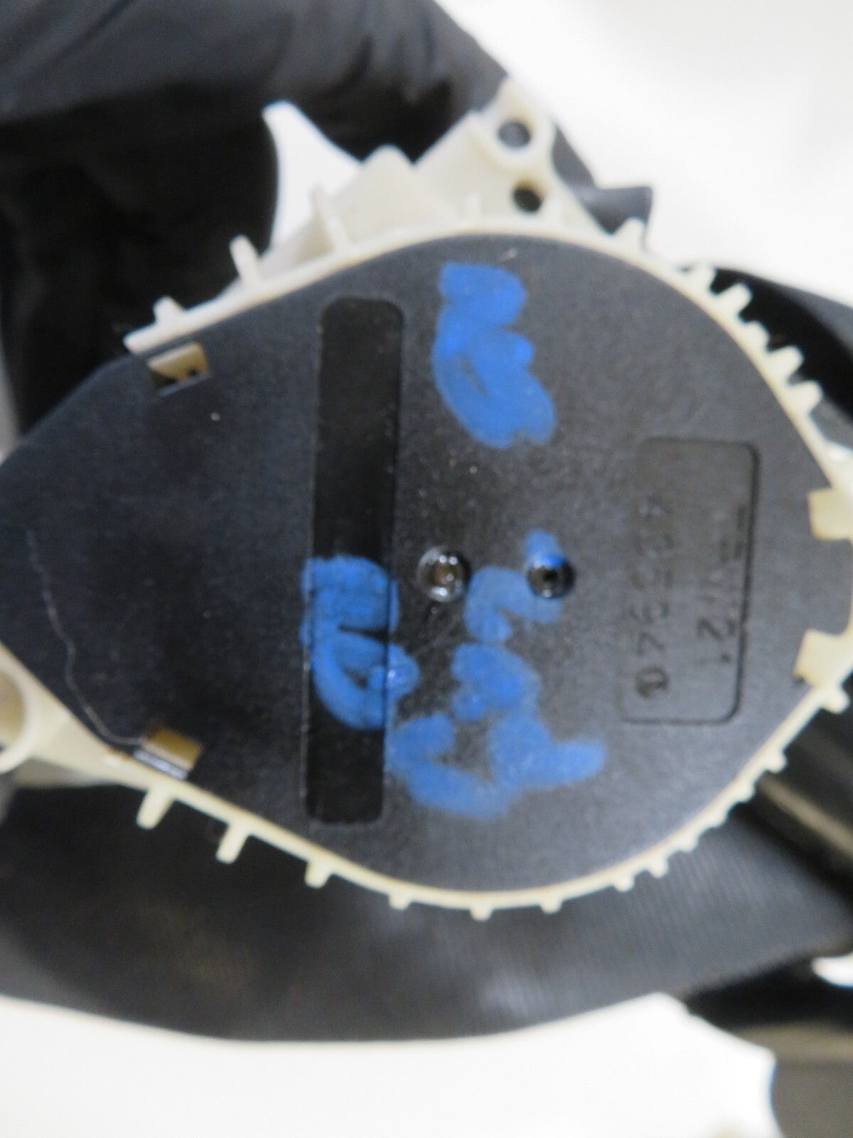 VOLKSWAGEN VW TOURAN REAR SEAT BELTS MIDDLE THIRD ROW CADDY 2K 2003-2009 1347-2