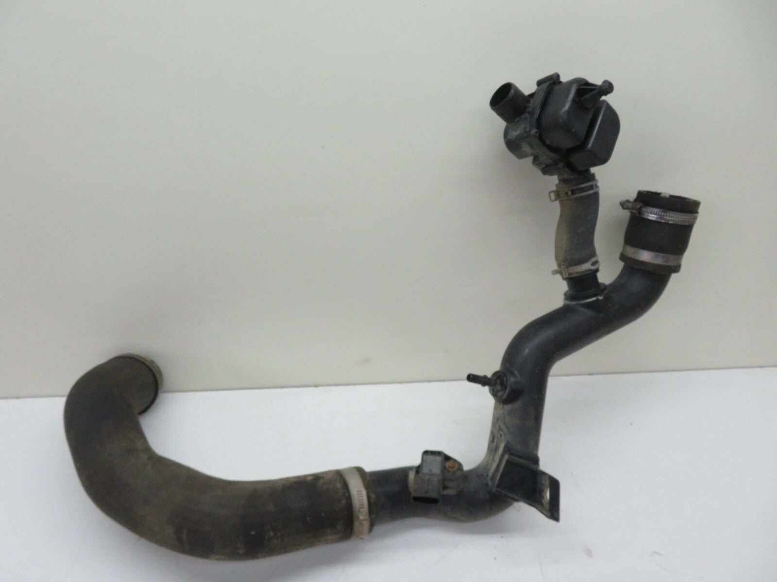 FORD FIESTA MK7 ST180 INTERCOOLER PIPE 2013-2017