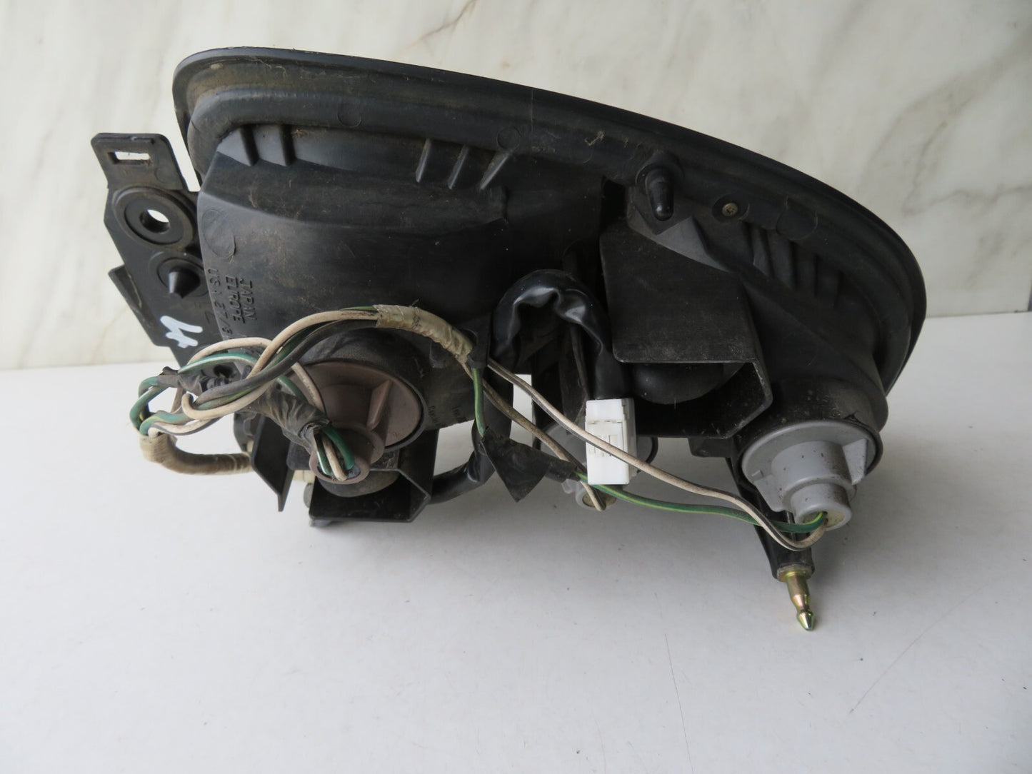 TOYOTA RAV 4 OS REAR TAIL LIGHT 1996-2000 A1142-4