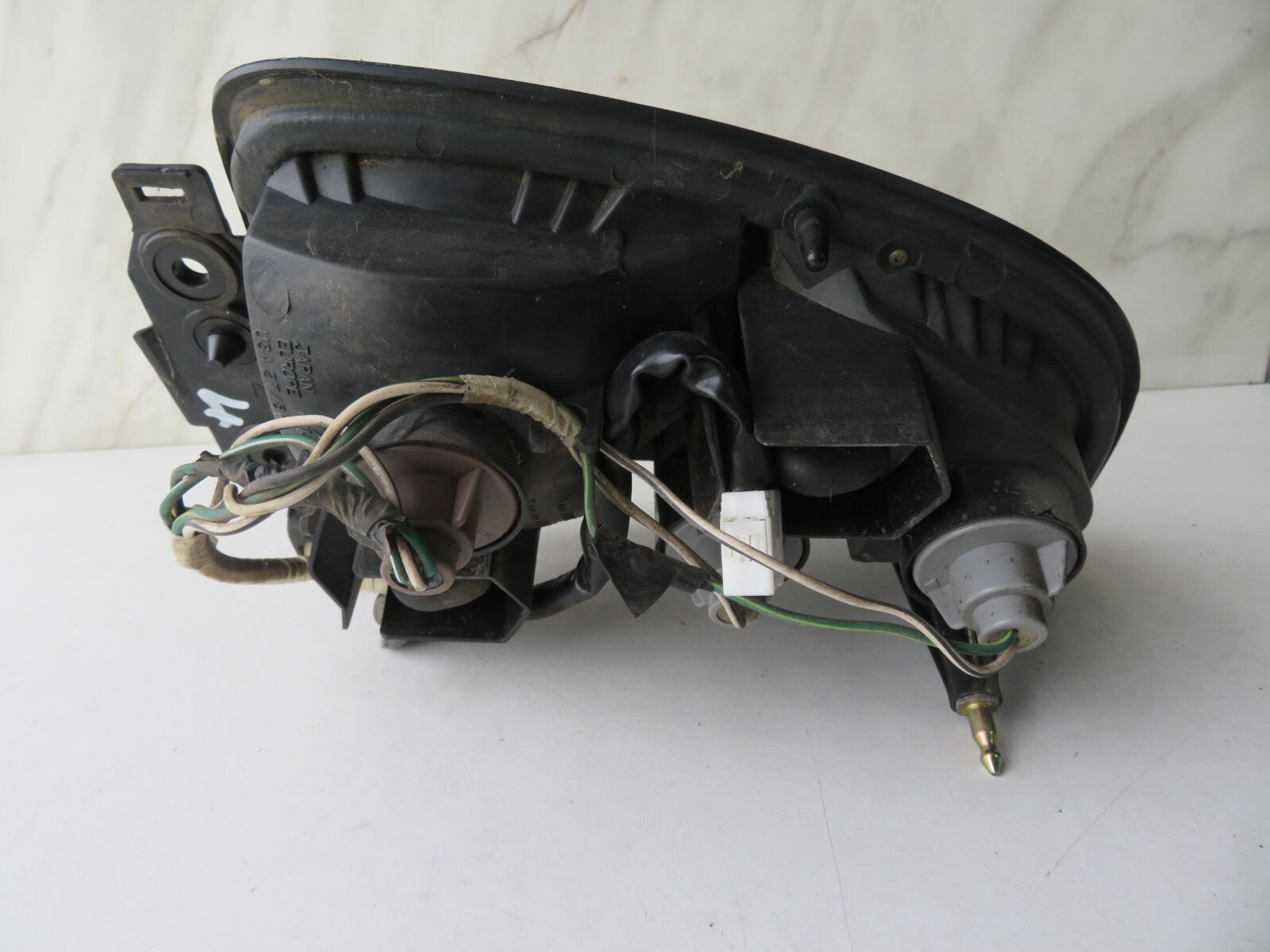 TOYOTA RAV 4 OS REAR TAIL LIGHT 1996-2000 A1142-4