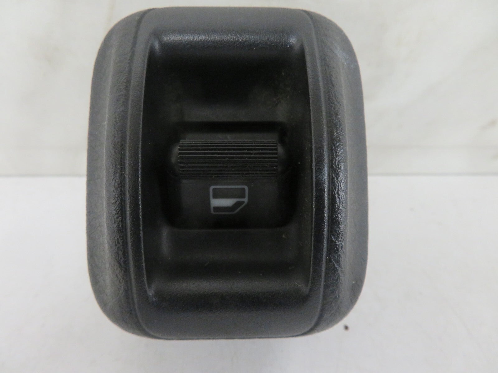 DAIHATSU CHARADE REAR WINDOW SWITCH 2003-2006 1424-14