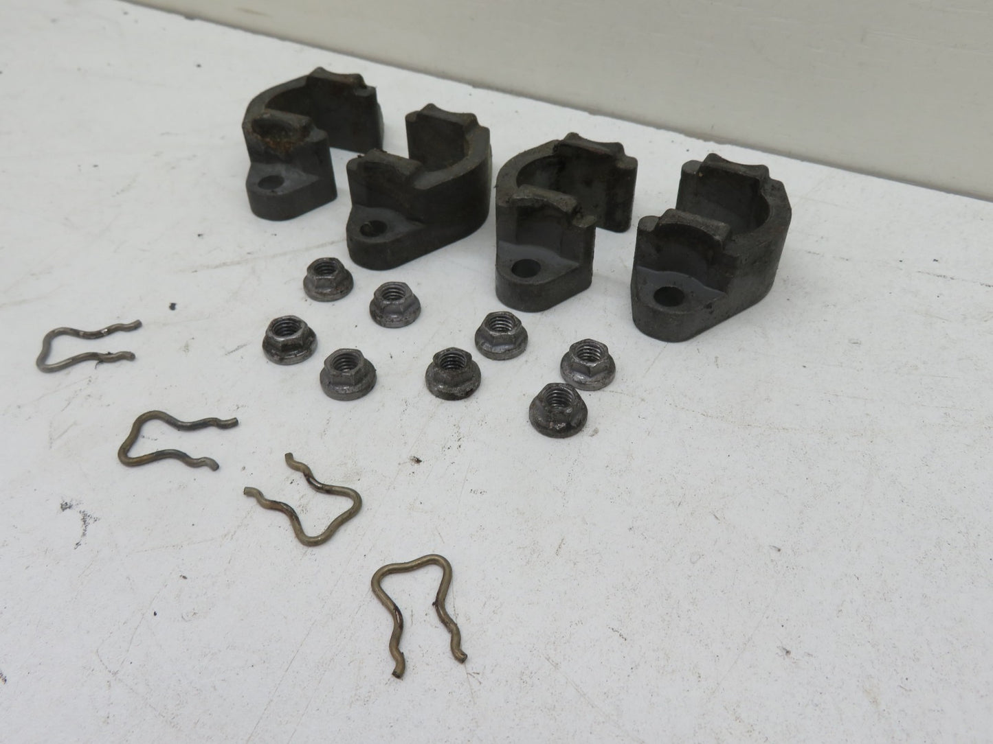 LAND ROVER FREELANDER 1 DIESEL FUEL INJECTOR CLAMPS FITTINGS 1997-2006 1500-9