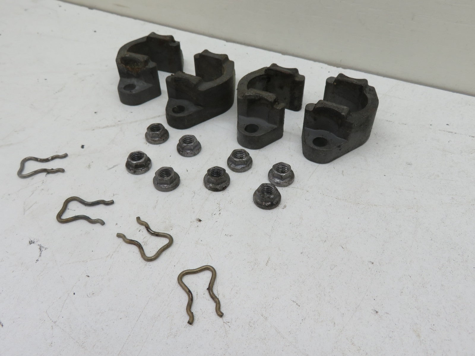 LAND ROVER FREELANDER 1 DIESEL FUEL INJECTOR CLAMPS FITTINGS 1997-2006 1500-9