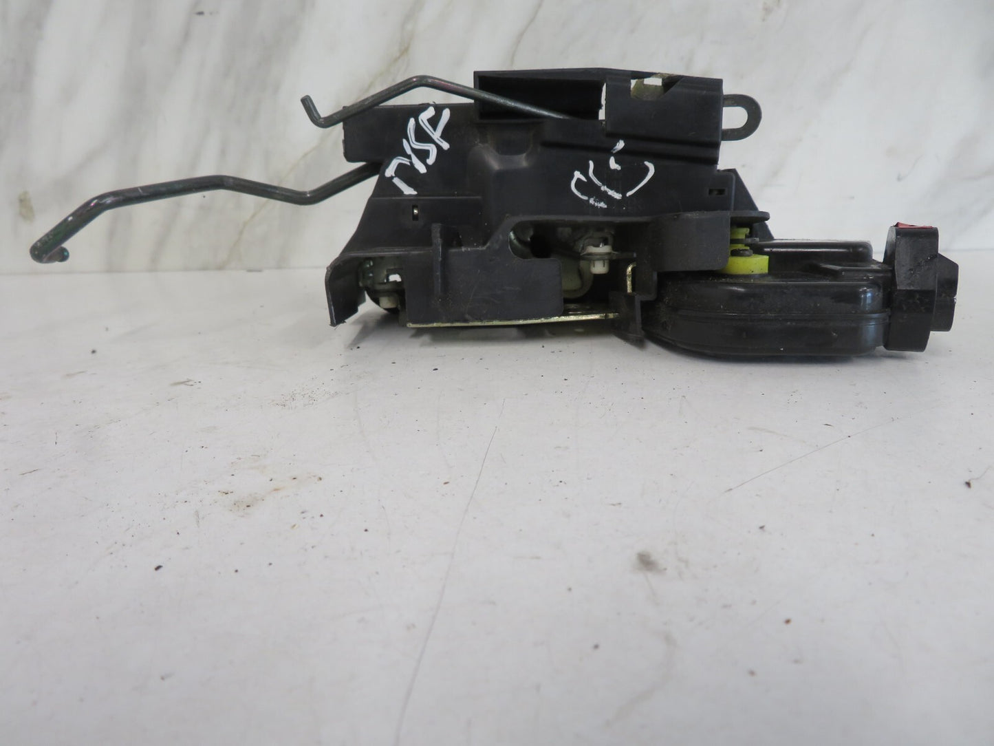 HYUNDAI MATRIX NSF PASSENGER DOOR LOCK CATCH 2005-2009 HYMIX1411-4