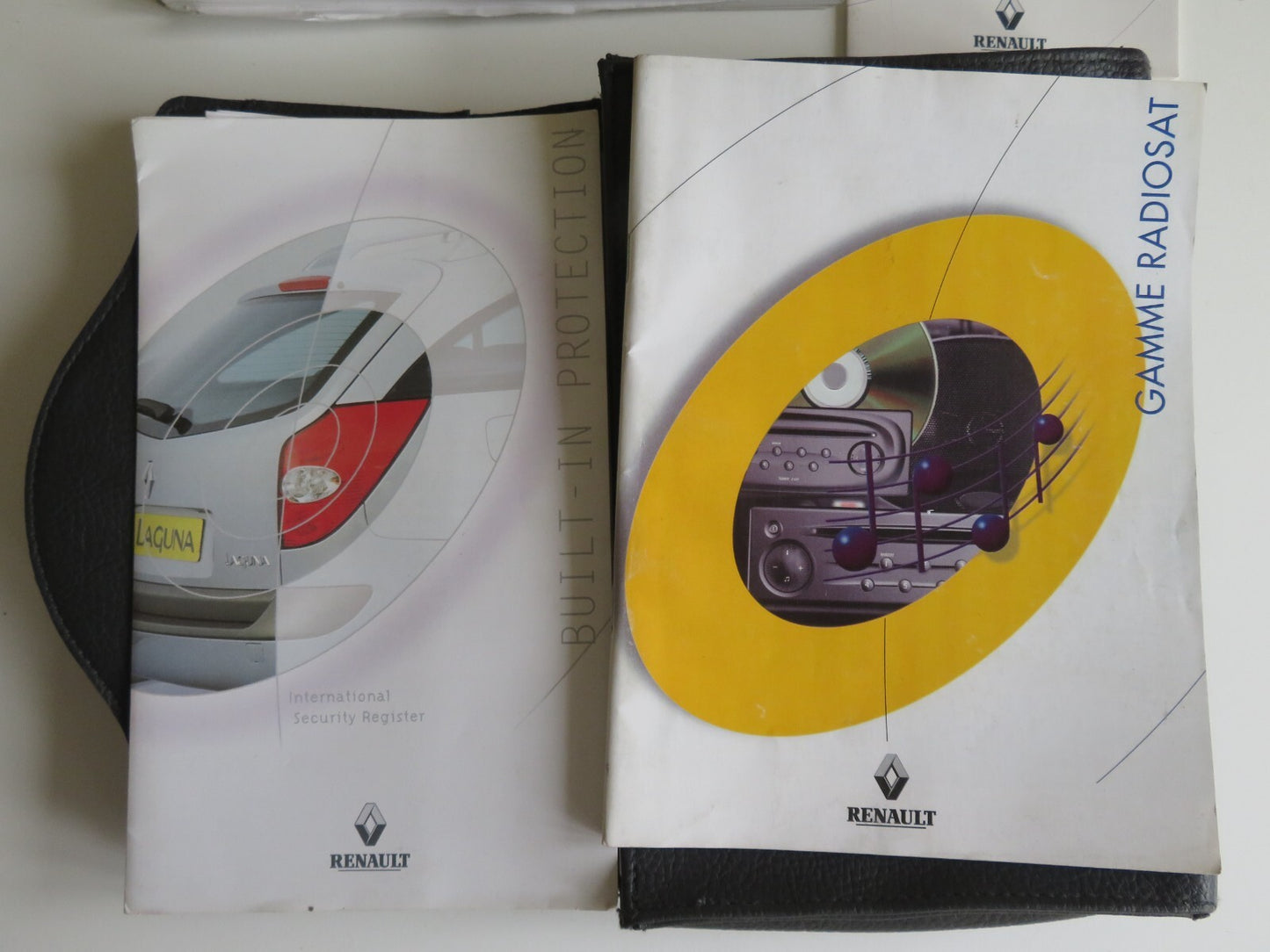 RENAULT LAGUNA OWNERS MANUAL WITH FOLDER 2000-2006 HM3-9