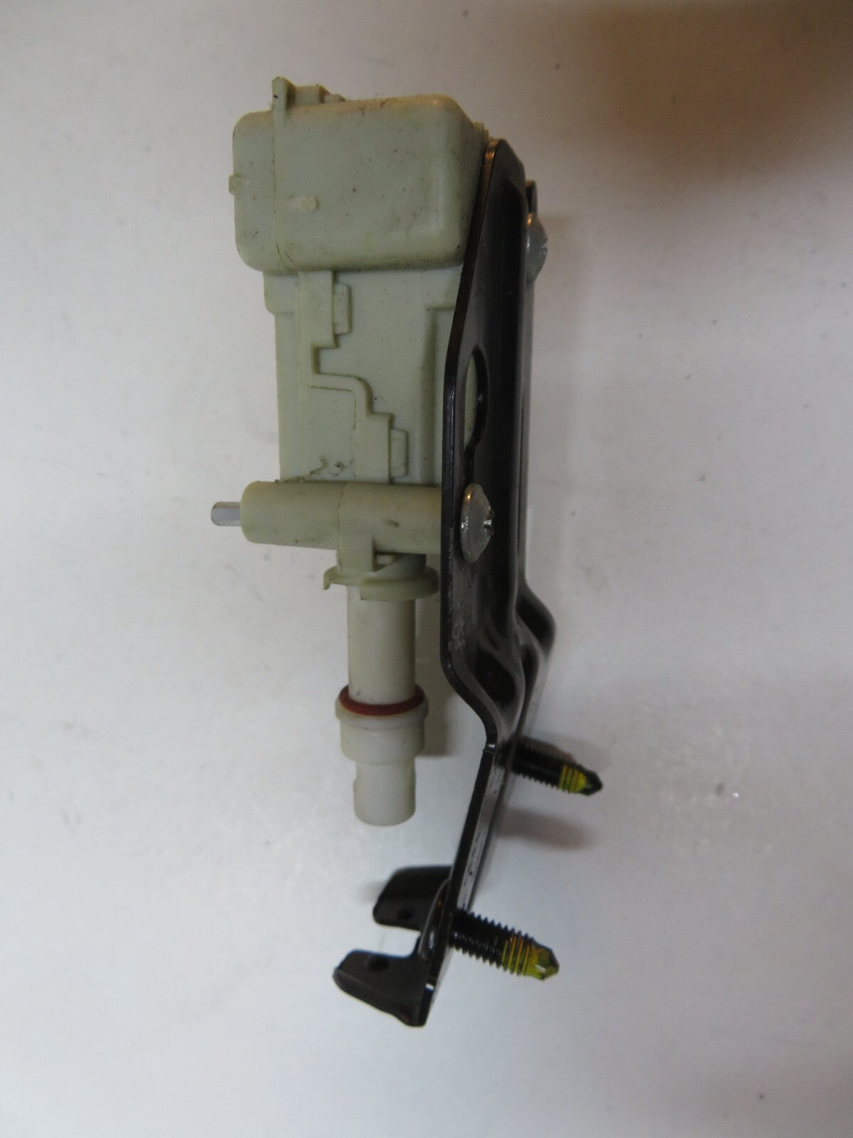 AUDI TT MK1 FUEL FLAP ACTUATOR 1c0810773 1998-2004 B6-1