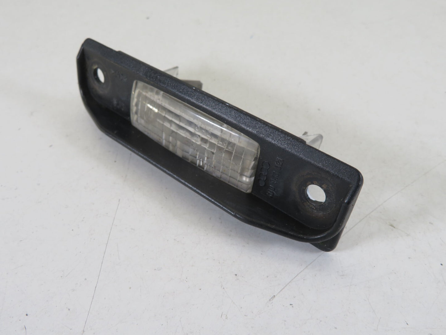 AUDI A8 D2 REAR NUMBER PLATE LIGHT 4D0943021 1994-2003 A1344-10