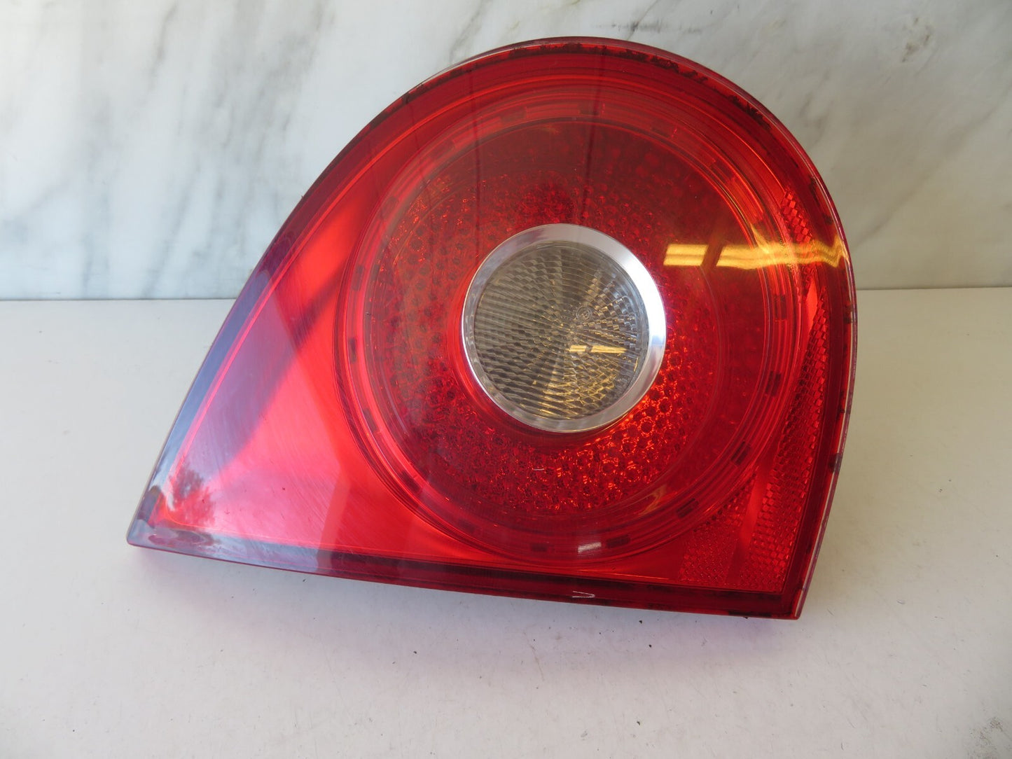 VOLKSWAGEN VW GOLF MK5 NS PASSENGER REAR INNER TAIL LIGHT 2004-2009 AMS1112