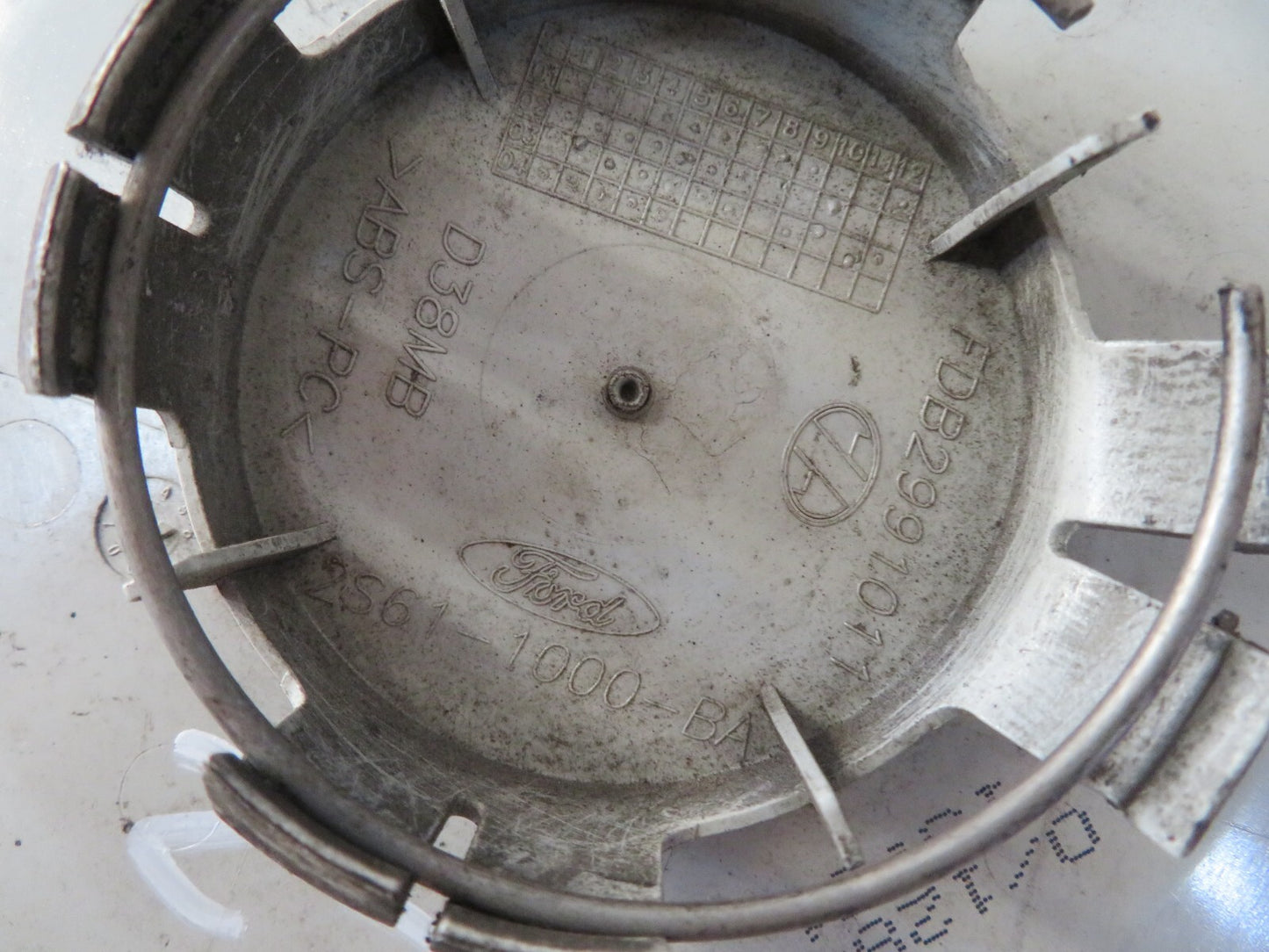 FORD FIESTA MK6 ALLOY WHEEL CENTRE CAP 2S61-1000-BA 2002-2008 MIX1243-27