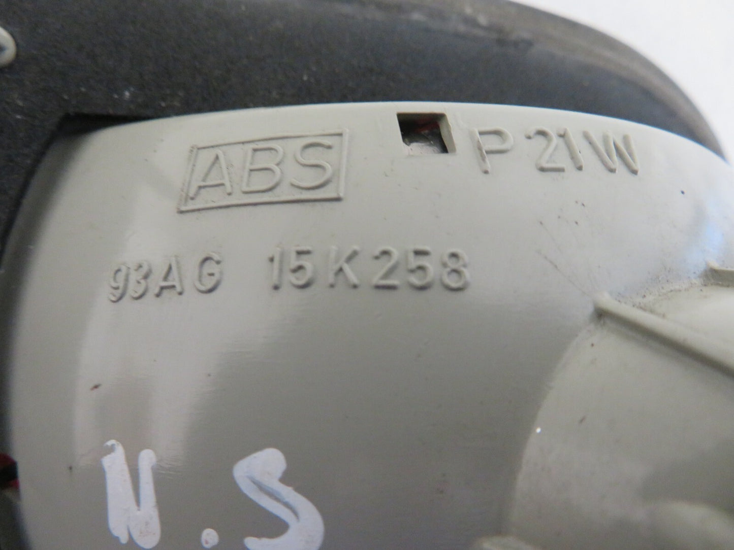 FORD ESCORT NS INNER REAR TAIL LIGHT 1995-2000 MIX1424-7