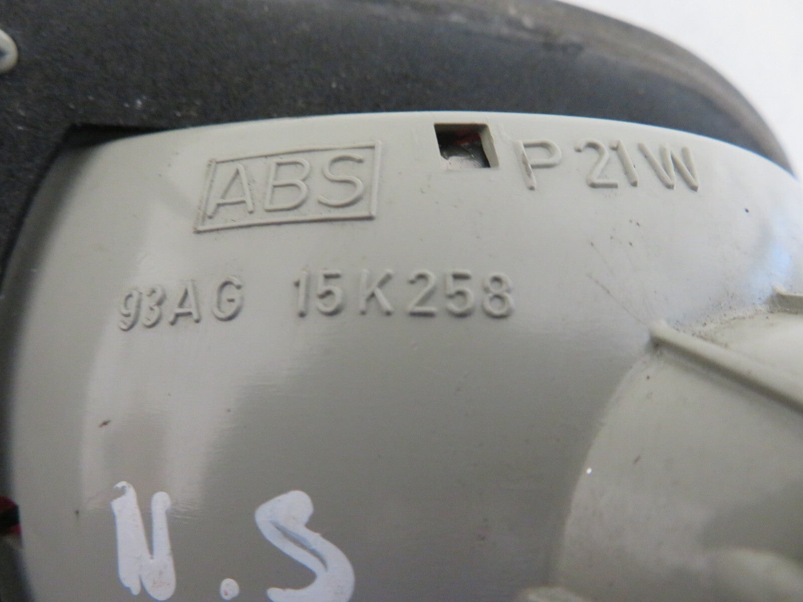 FORD ESCORT NS INNER REAR TAIL LIGHT 1995-2000 MIX1424-7