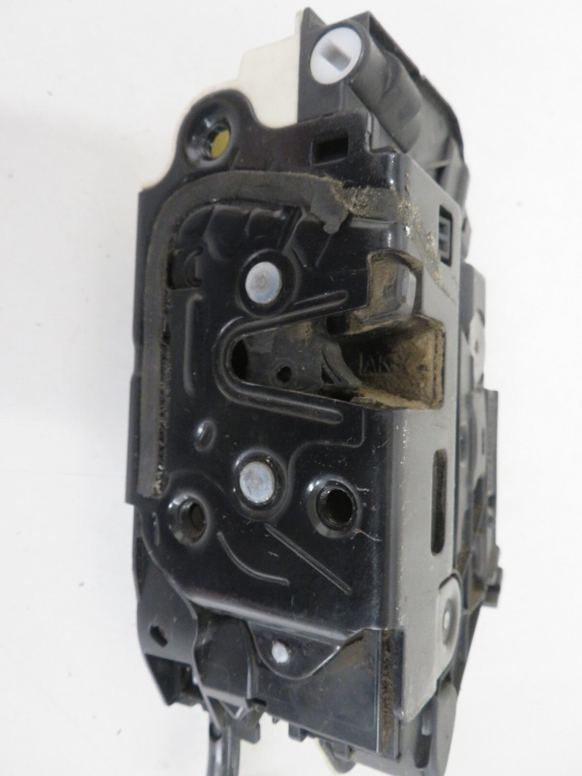 VW SCIROCCO NSF PASSENGER DOOR LOCK CATCH 5N2837015A 2009-2016 STMIX1458-6