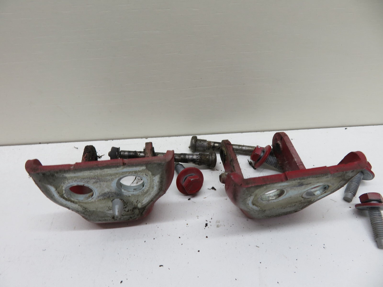 CITROEN BERLINGO MK2 OSF DRIVER FRONT DOOR HINGES RED 2008-2018 1700-16