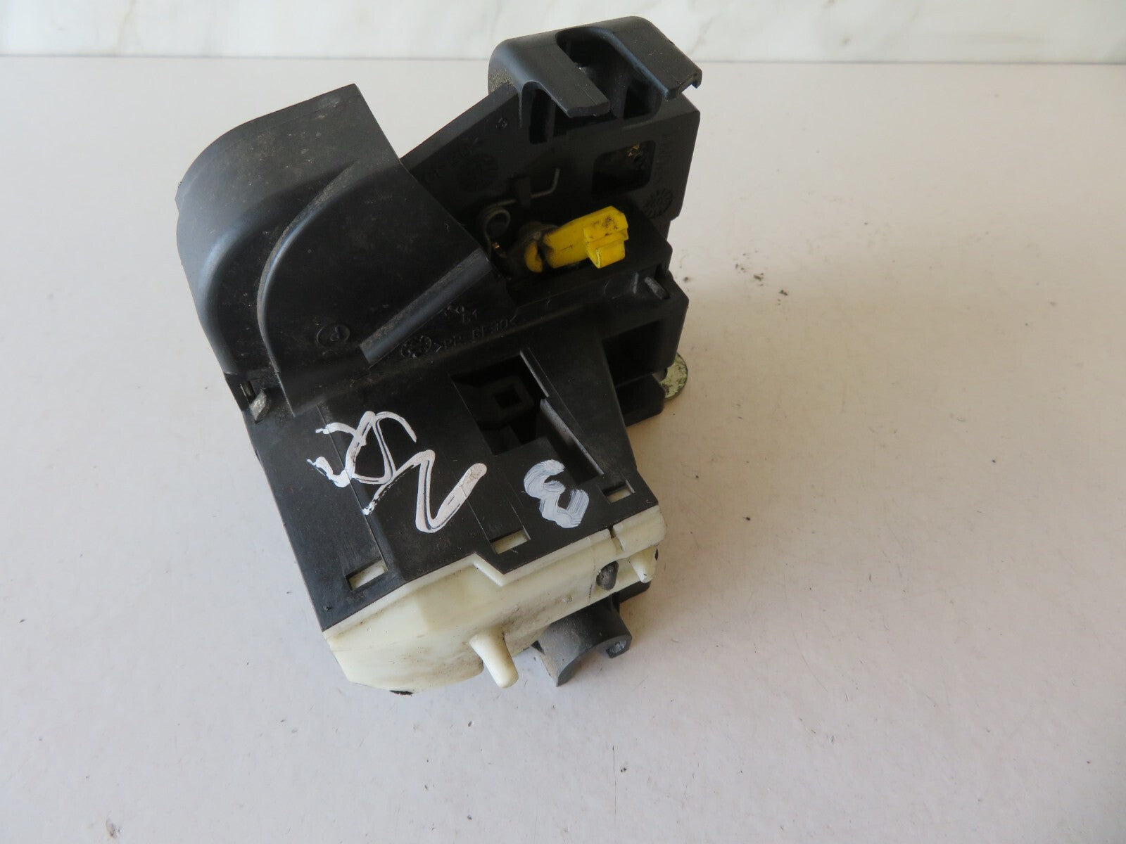 RENAULT CLIO MK2 NSF PASSENGER DOOR LOCK CATCH 2000-2006 AMS1700-3