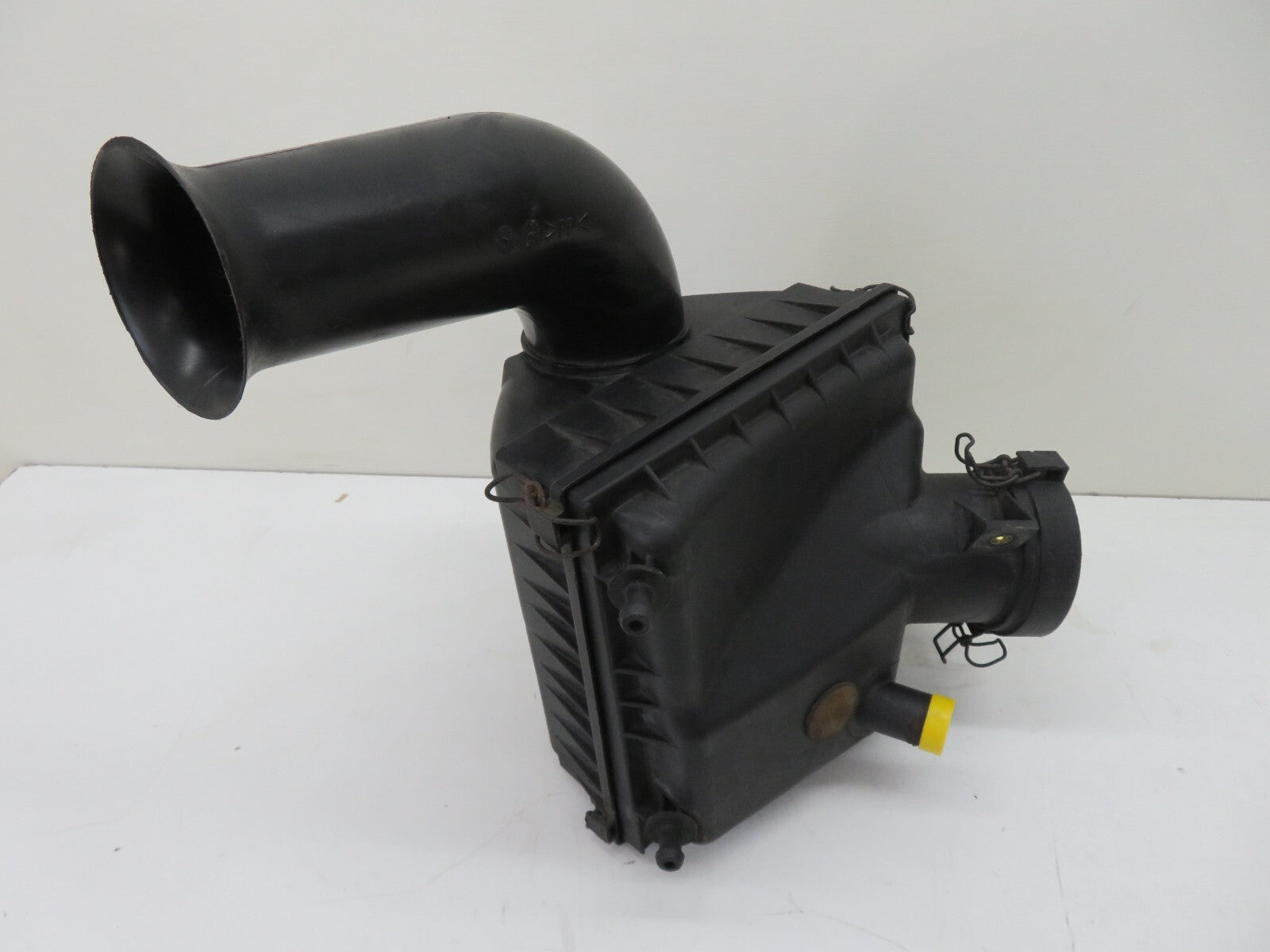 PEUGEOT BIPPER 1.4 DIESEL AIR FILTER BOX (SEE PHOTOS) 2008-2015