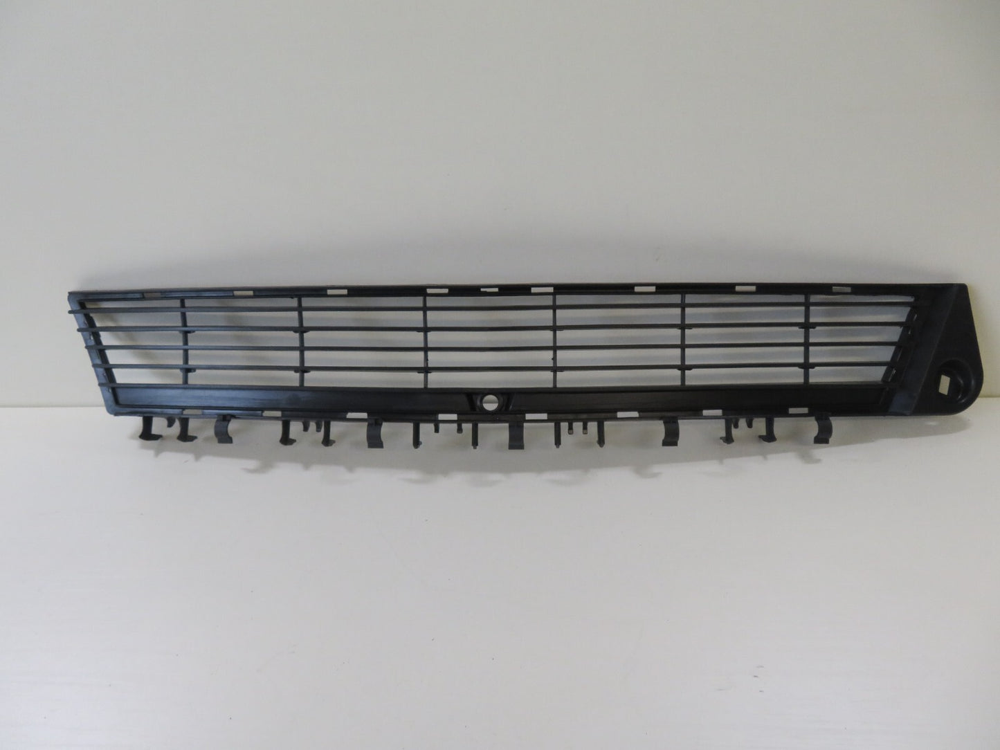 FRONT GRILLE FOR VAUXHALL VECTRA FOR YEARS 2002-2005