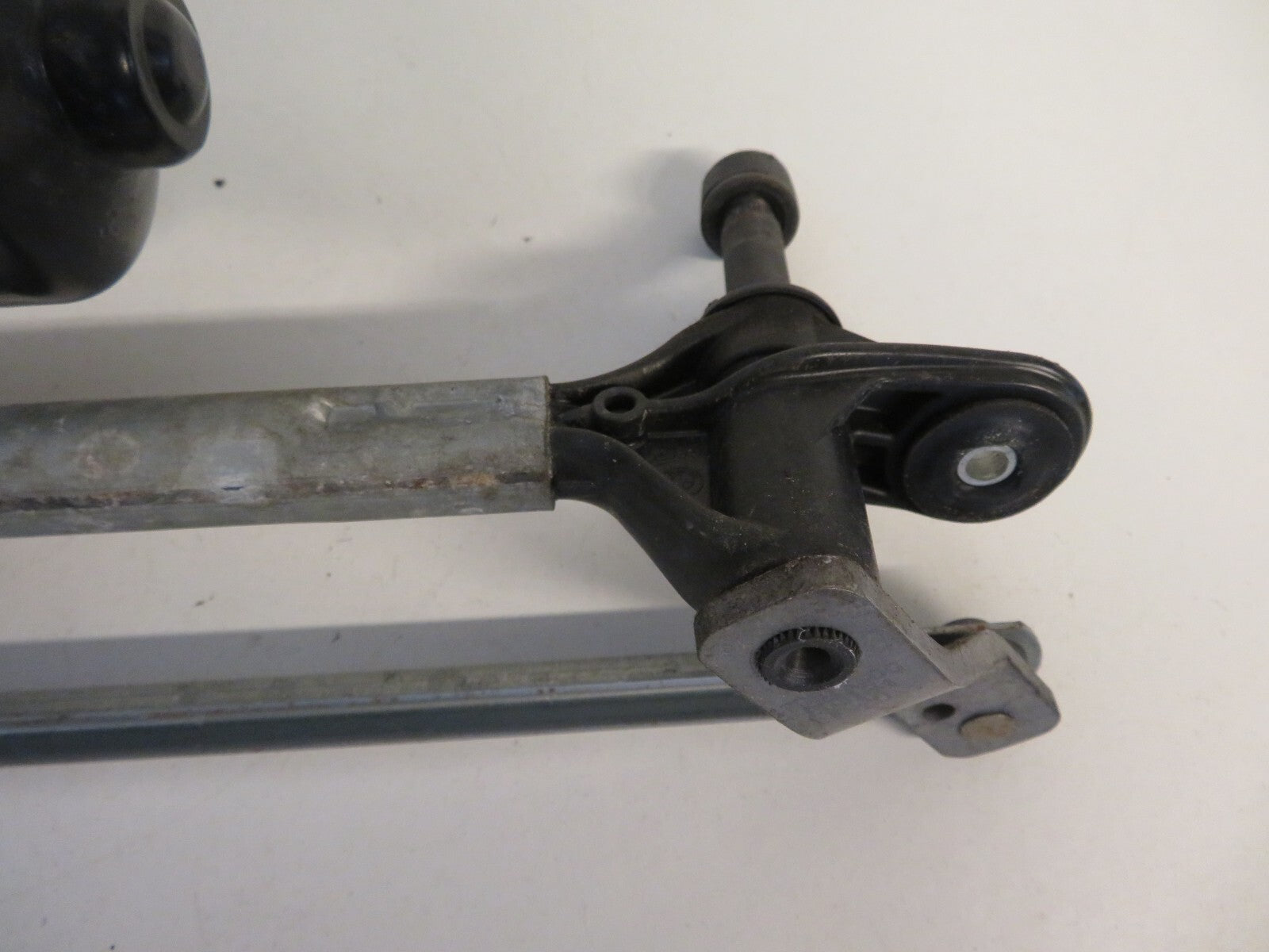 BMW 1 SERIES F20 FRONT WIPER MOTOR 7267504 2012-2015 AMS1445