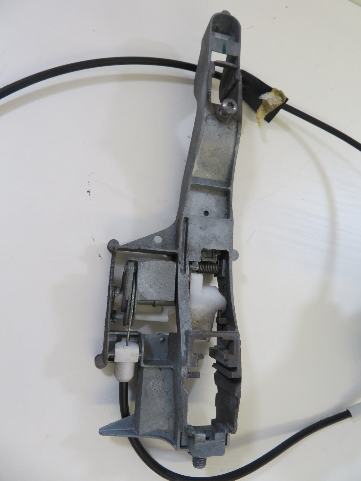 PEUGEOT 308 OSR DOOR LOCK CATCH 2007-2013 1410-1