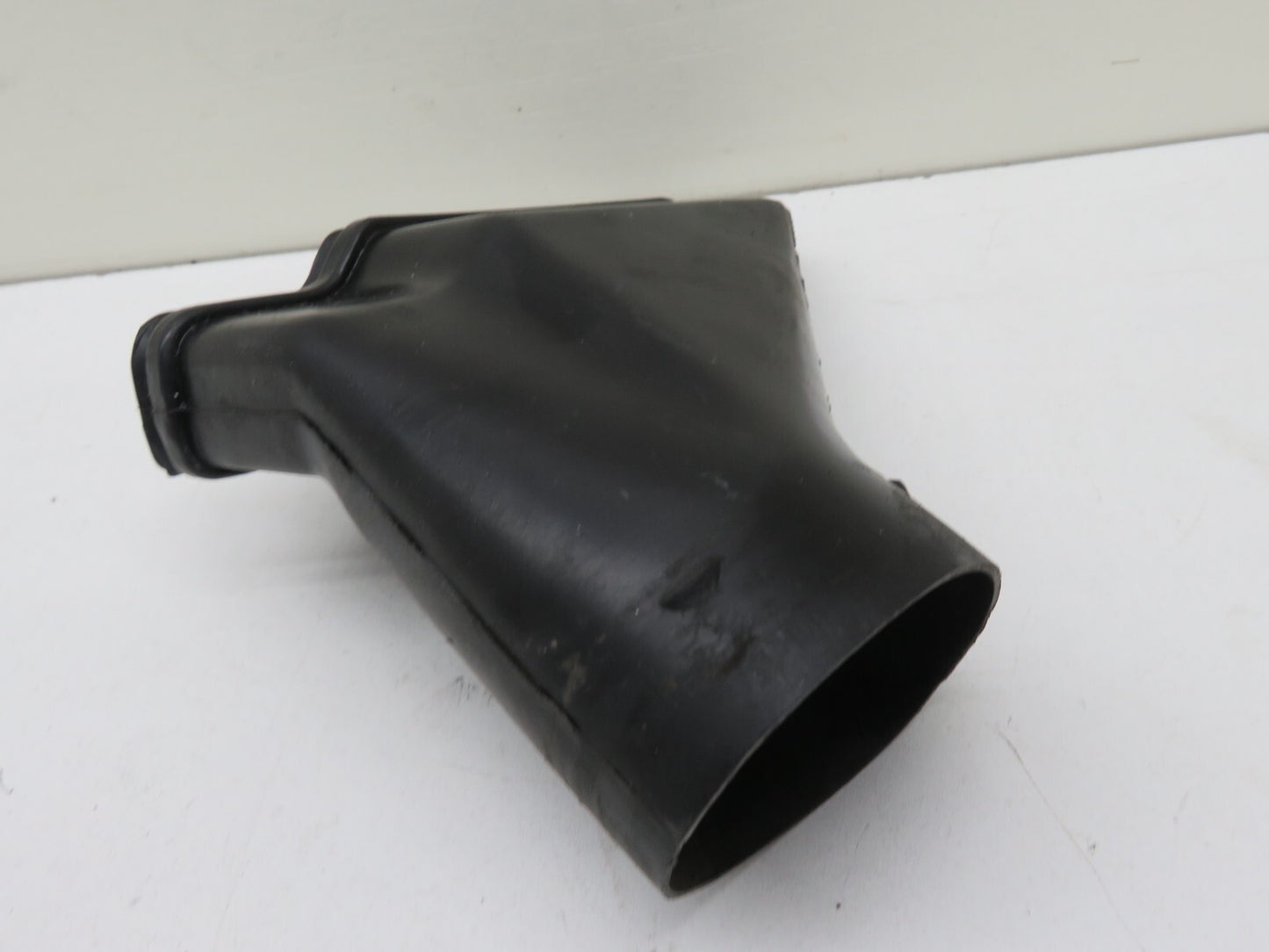 BMW E36 3 SERIES ALTERNATOR COOLING DUCT 1730635 1991-1998 1741-8