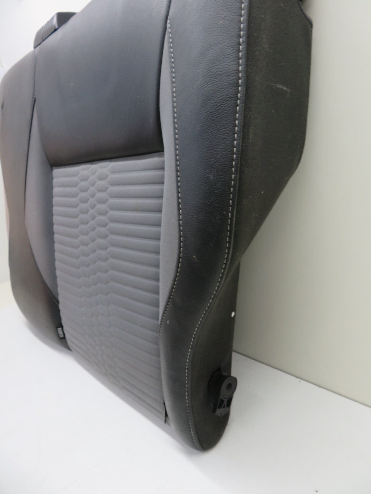 FORD FIESTA MK7 ST180 NS PASSENGER REAR SEAT BACK REST (SEE PHOTOS) 2013-2017