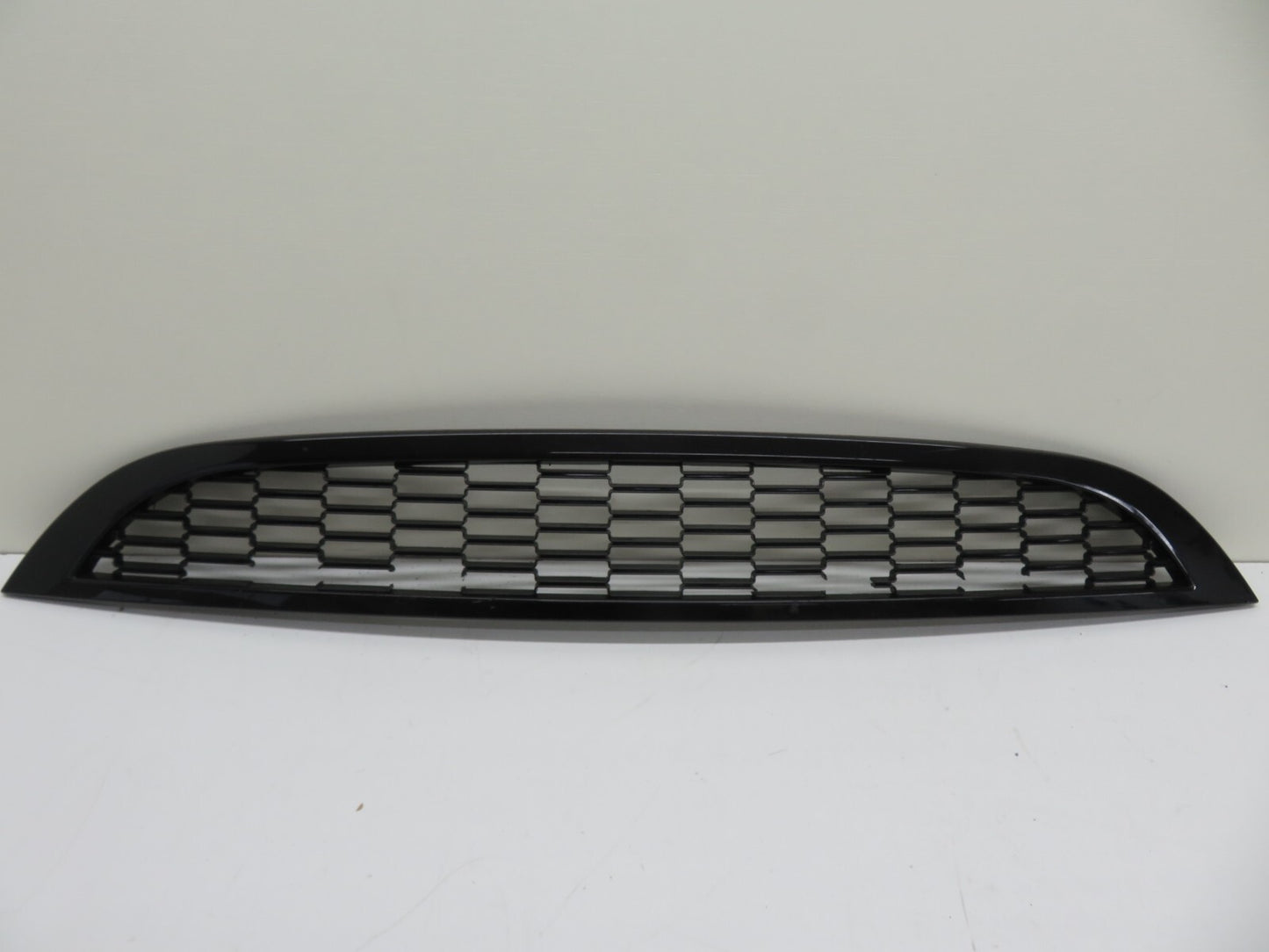 MINI COOPER S R53 AERO LOWER FRONT GRILLE JCW (DAMAGE SEE PHOTOS) 2001-2006