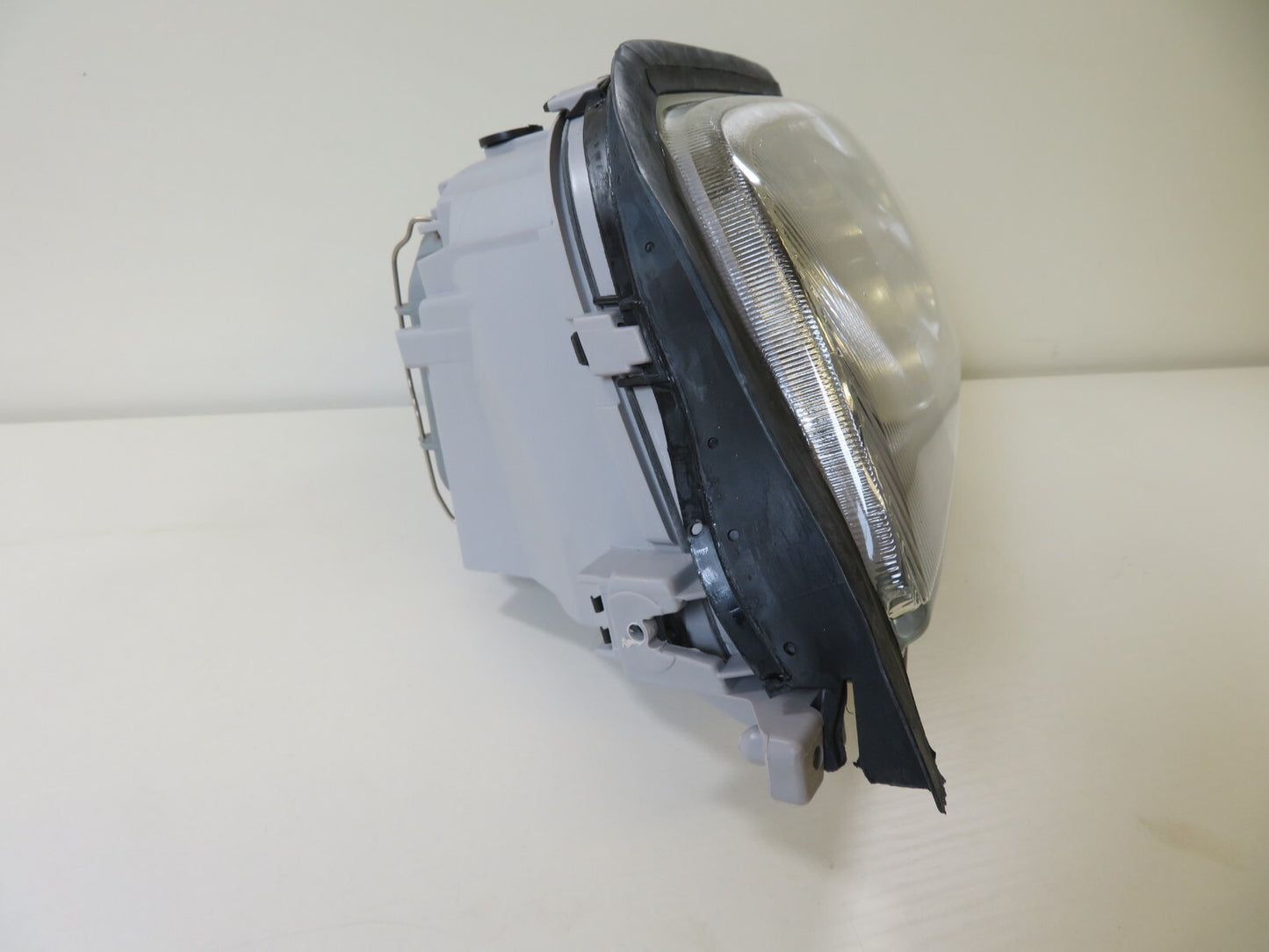 NS PASSENGER LH BOSCH HEADLIGHT 0301036201 FOR MERCEDES C CLASS 1993-2000 #RMS