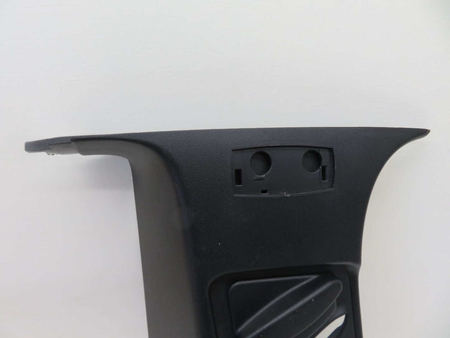 FORD FOCUS ST 225 NS PASSENGER B PILLAR TRIM 4M51-B24583-A 2006-2010 1232-5