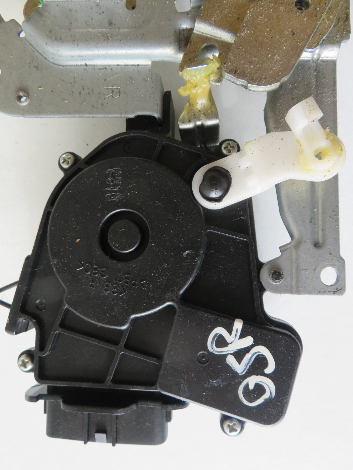 MAZDA 5 OSR DOOR LOCK CATCH 2005-2010 AMS1547