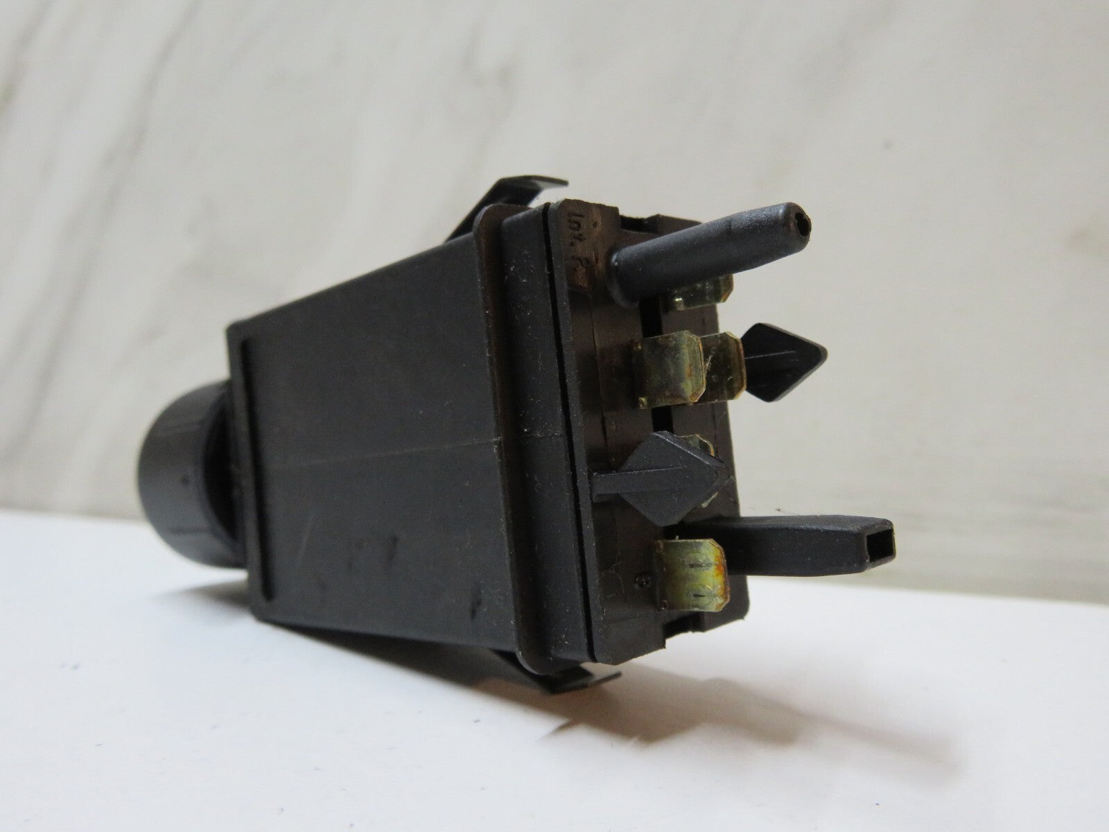 AUDI TT MK1 REAR WINDOW DEMISTER SWITCH 8N0941503B 1998-2004 B6-22