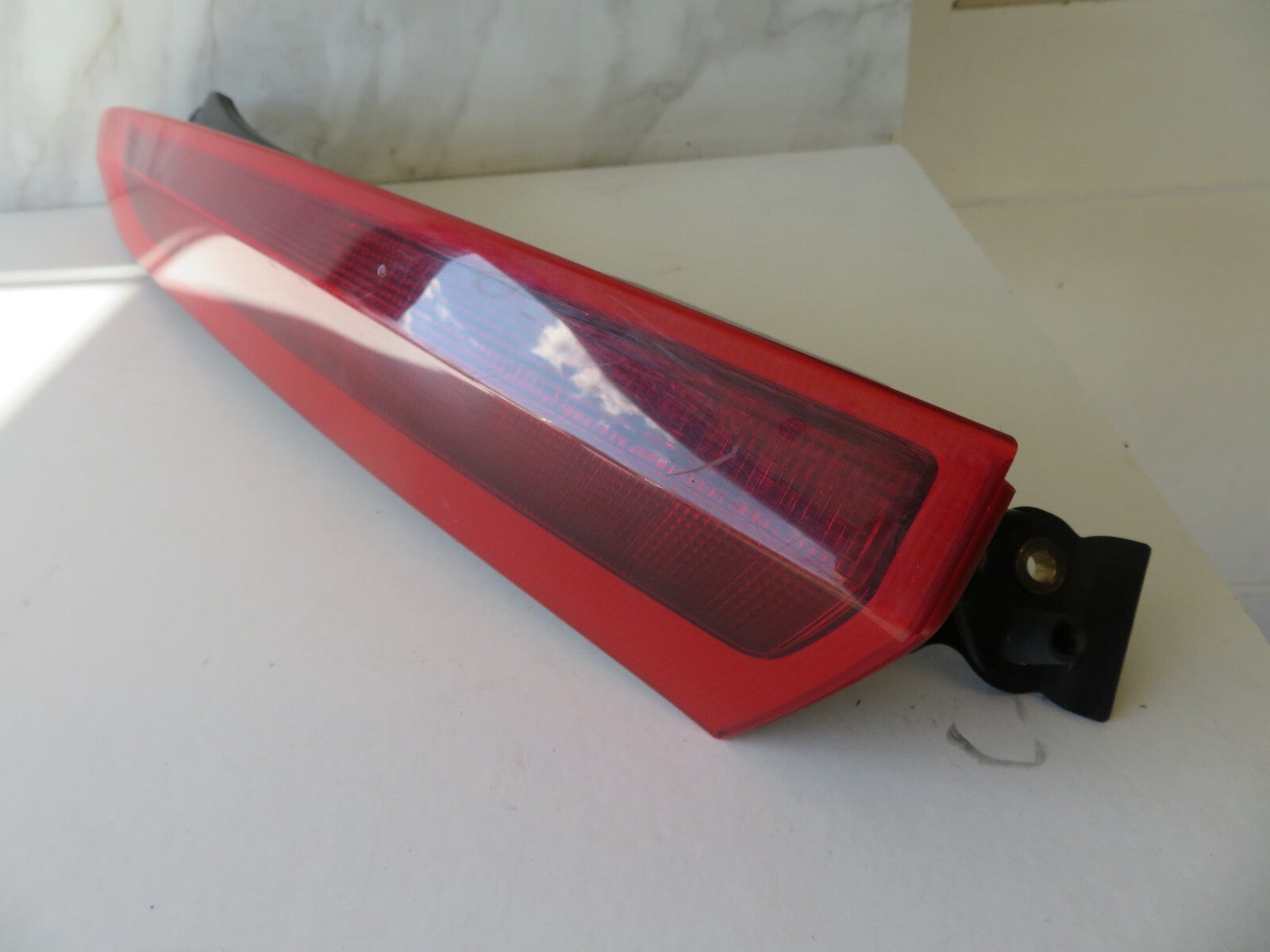 VOLVO XC90 NS PASSENGER REAR TAIL LIGHT UPPER 2002-2006
