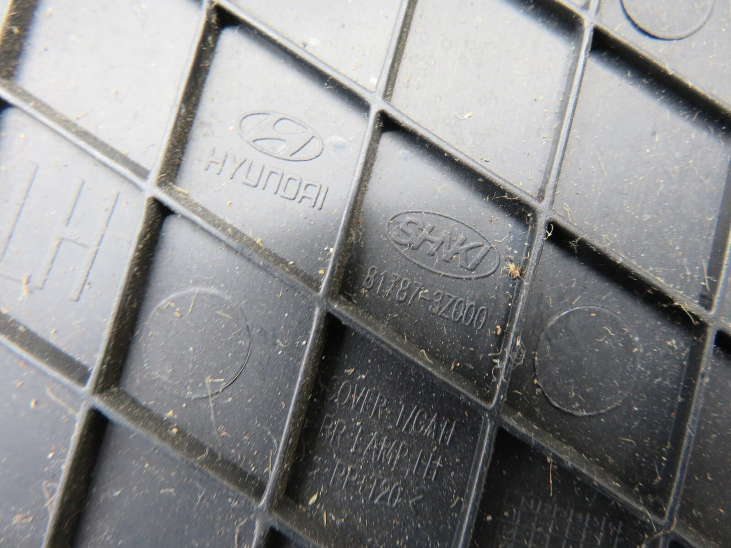 HYUNDAI I40 NS PASSENGER REAR LIGHT ACCESS TRIM 2011-2015 A581-18