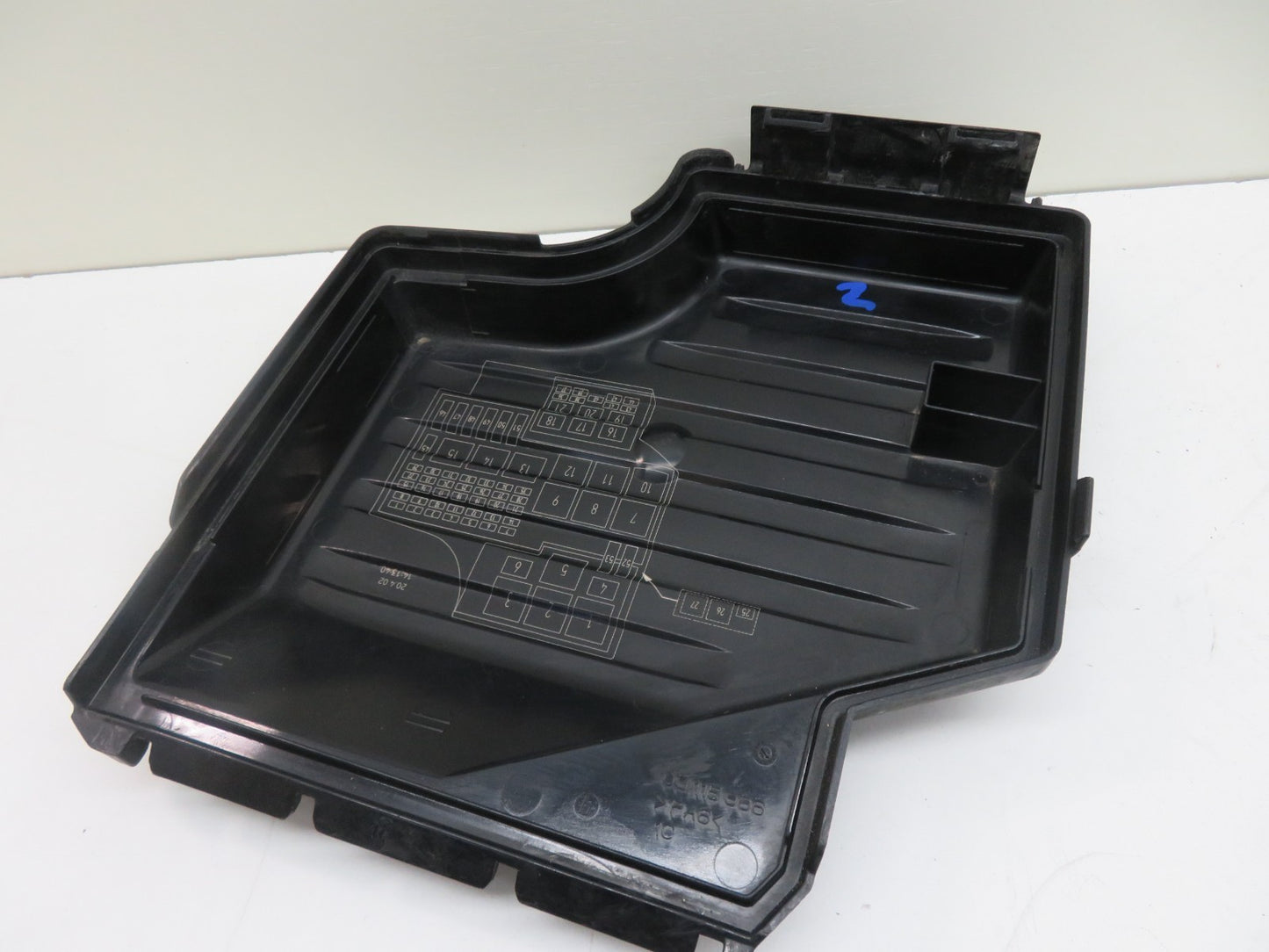 VAUXHALL CORSA ENGINE BAY FUSE BOX COVER TRIM 09115986 2000-2006 1530-2