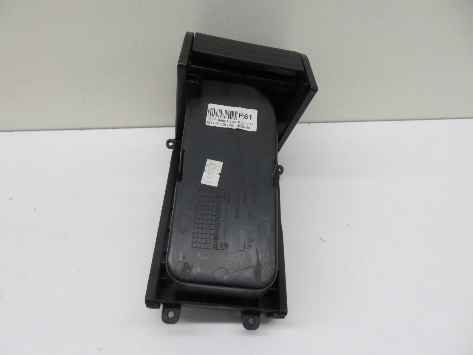 HYUNDAI I40 CENTER CONSOLE STORAGE SLIDE TRAY 84603-3Z410 2011-2015 A581-8