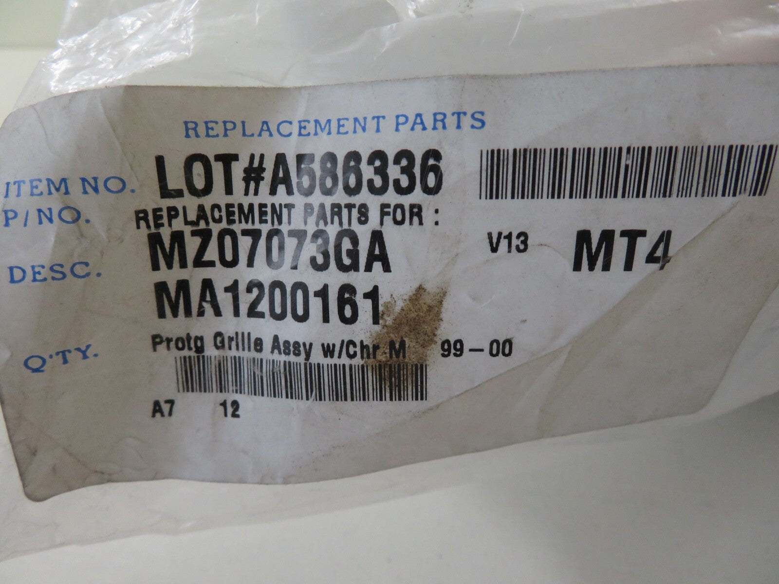 FRONT GRILLE FOR MAZDA 323 MZ07073GA FOR YEARS 1999-2000