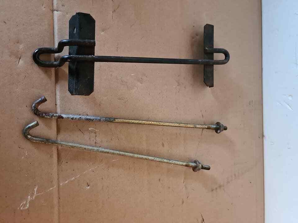 MAZDA 626 BATTERY CLAMP 1999-2002