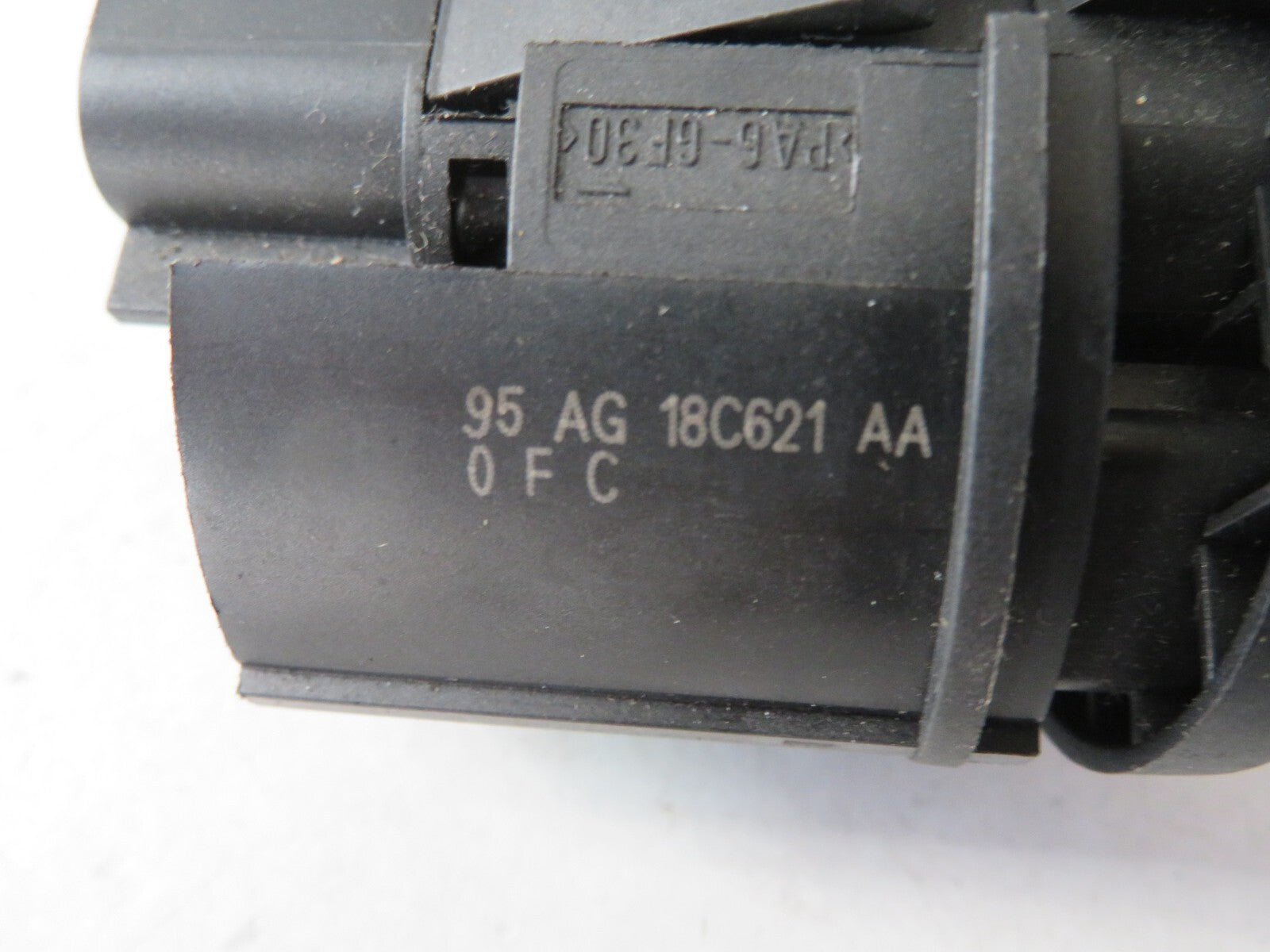 FORD ESCORT MK6 REAR WINDOW DEMIST SWITCH 95AG-18C621-AA 1995-2000 AMS1311-8