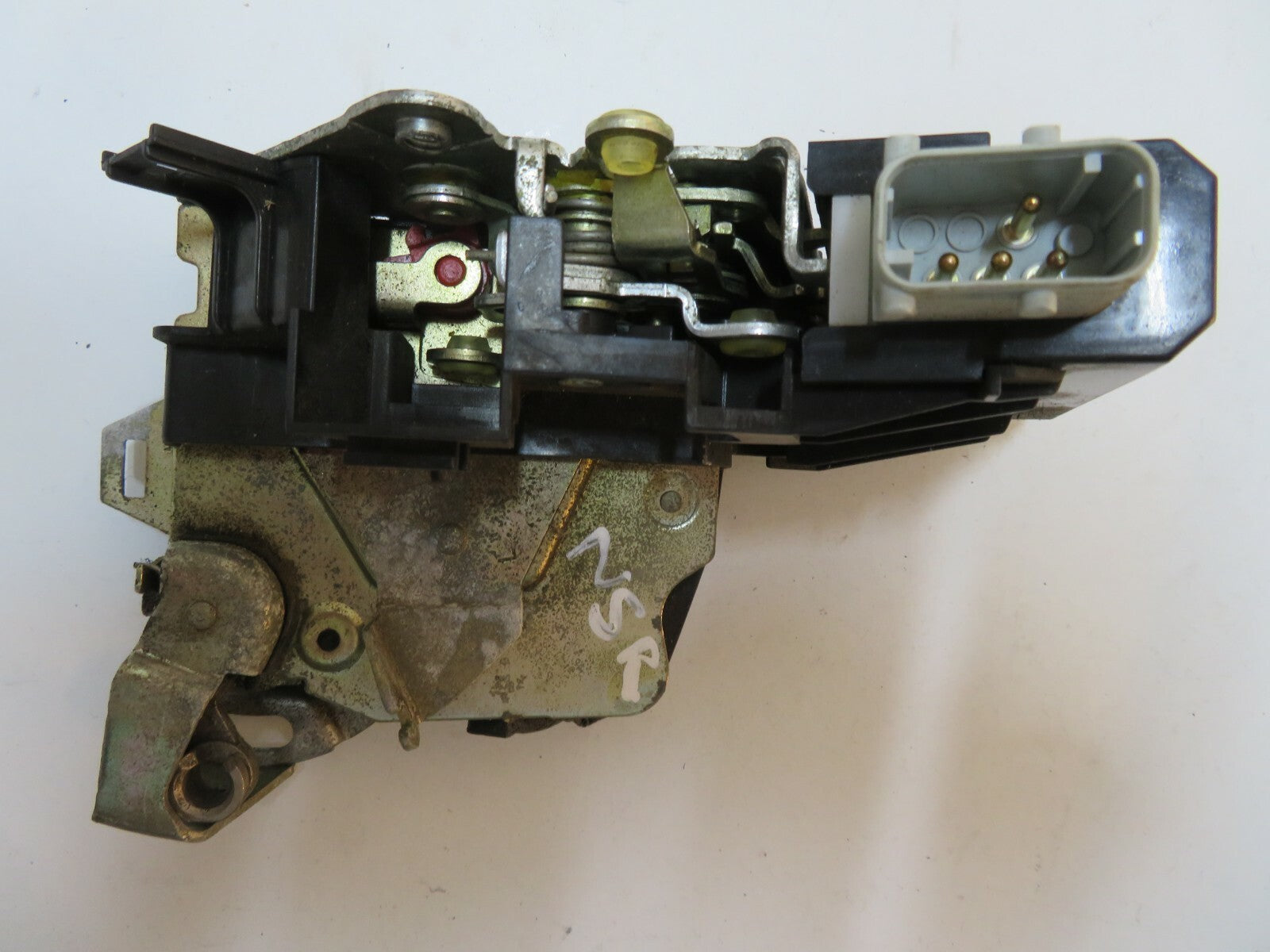 BMW 5 SERIES E39 NSR DOOR LOCK CATCH 8352165 1996-2003 B3