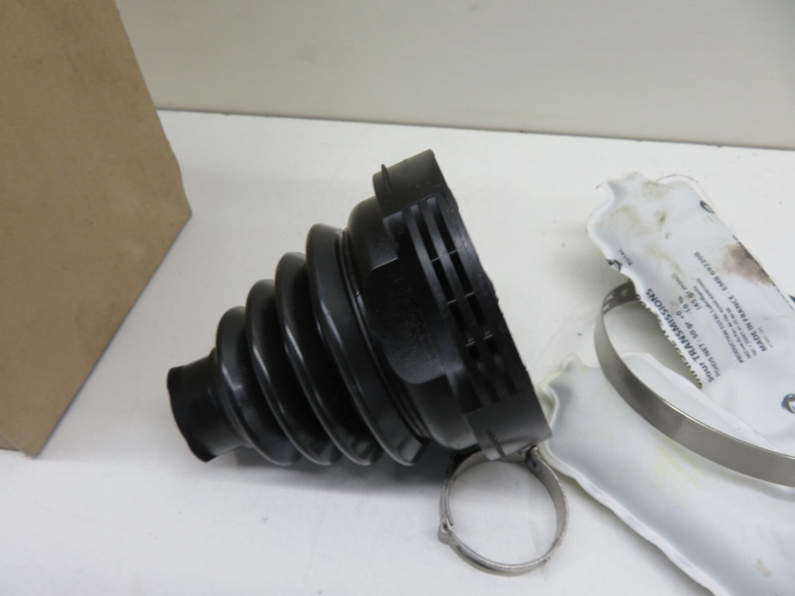 PSA PEUGEOT 2008 CV BOOT GENUINE 1611329180