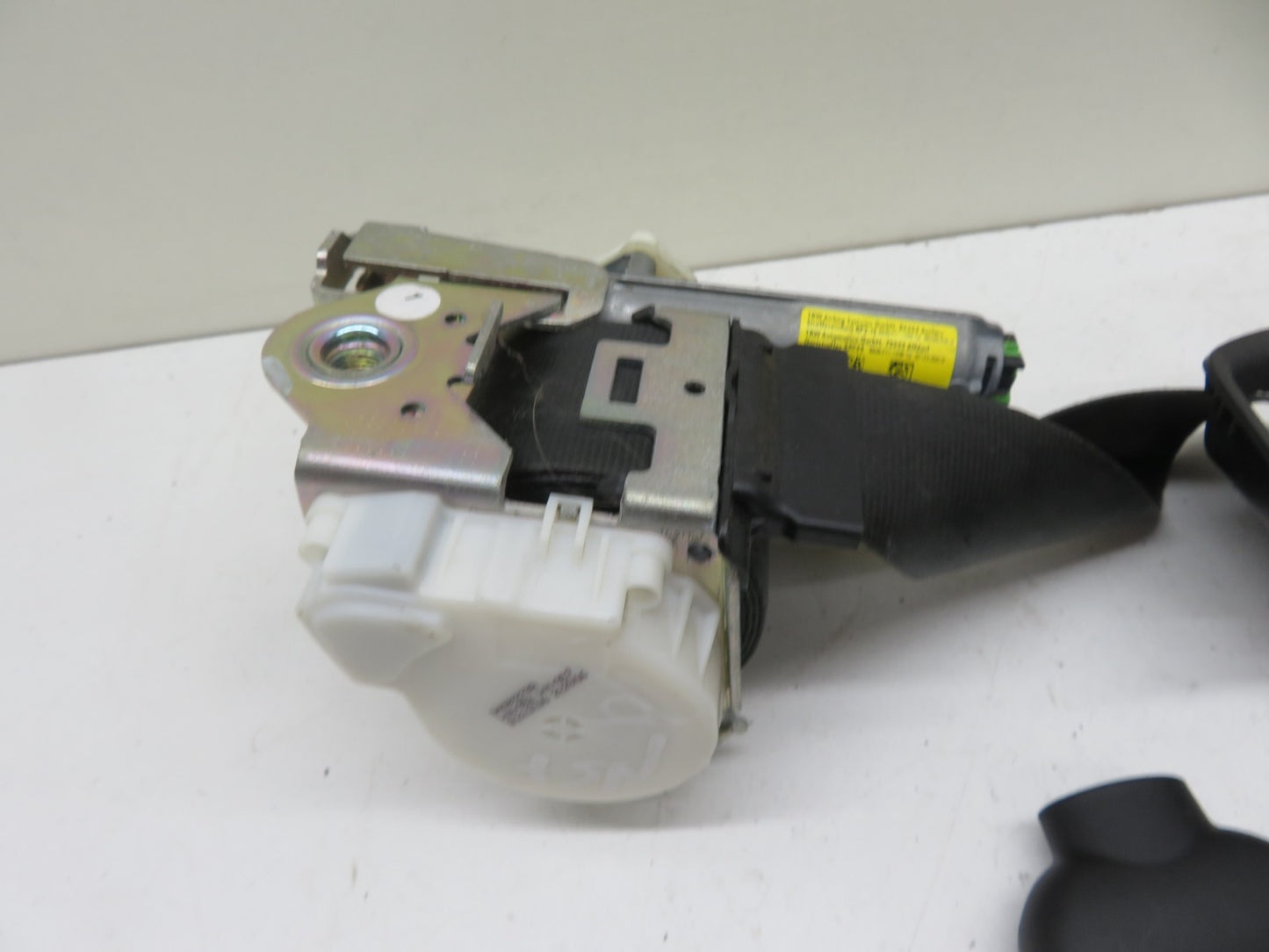 FIAT 500 NSF PASSENGER SEAT BELT 2007-2012 1854-9