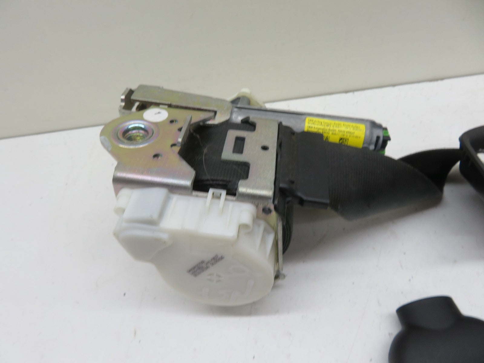 FIAT 500 NSF PASSENGER SEAT BELT 2007-2012 1854-9