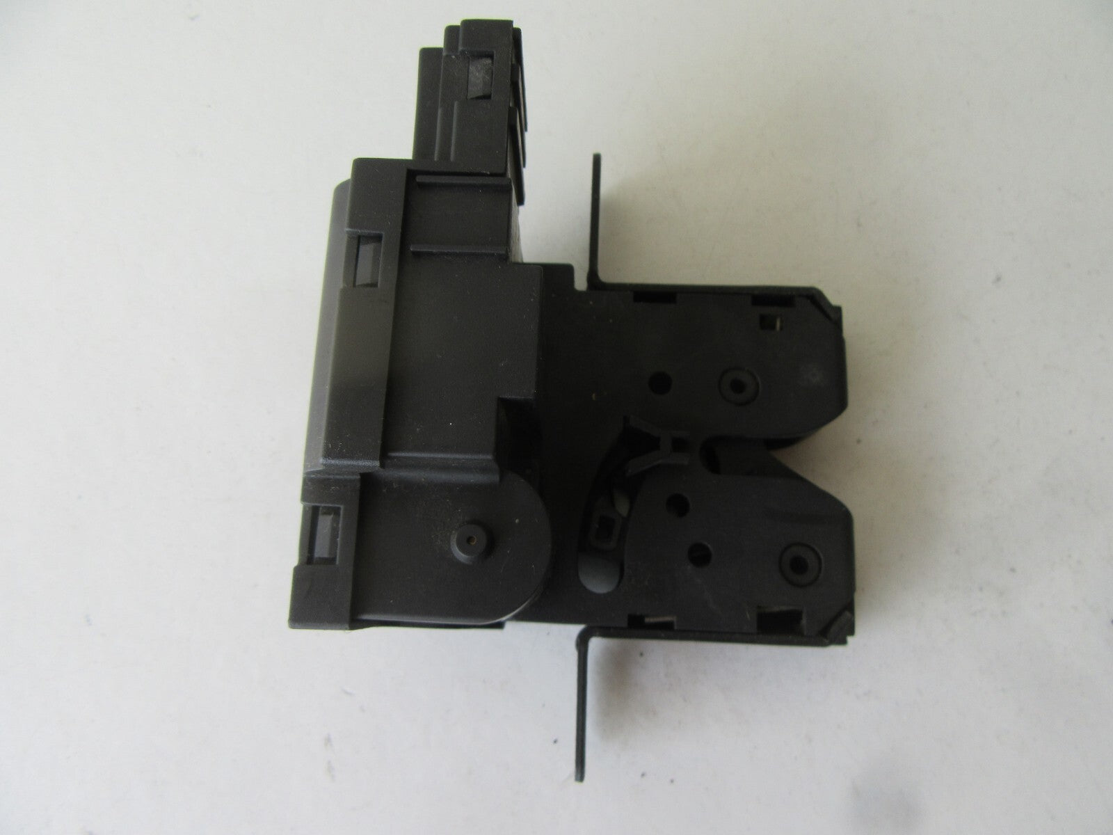 RENAULT SCENIC MK1 TAILGATE BOOT RELEASE SWITCH 8200000894 1999-2003 AMS1418
