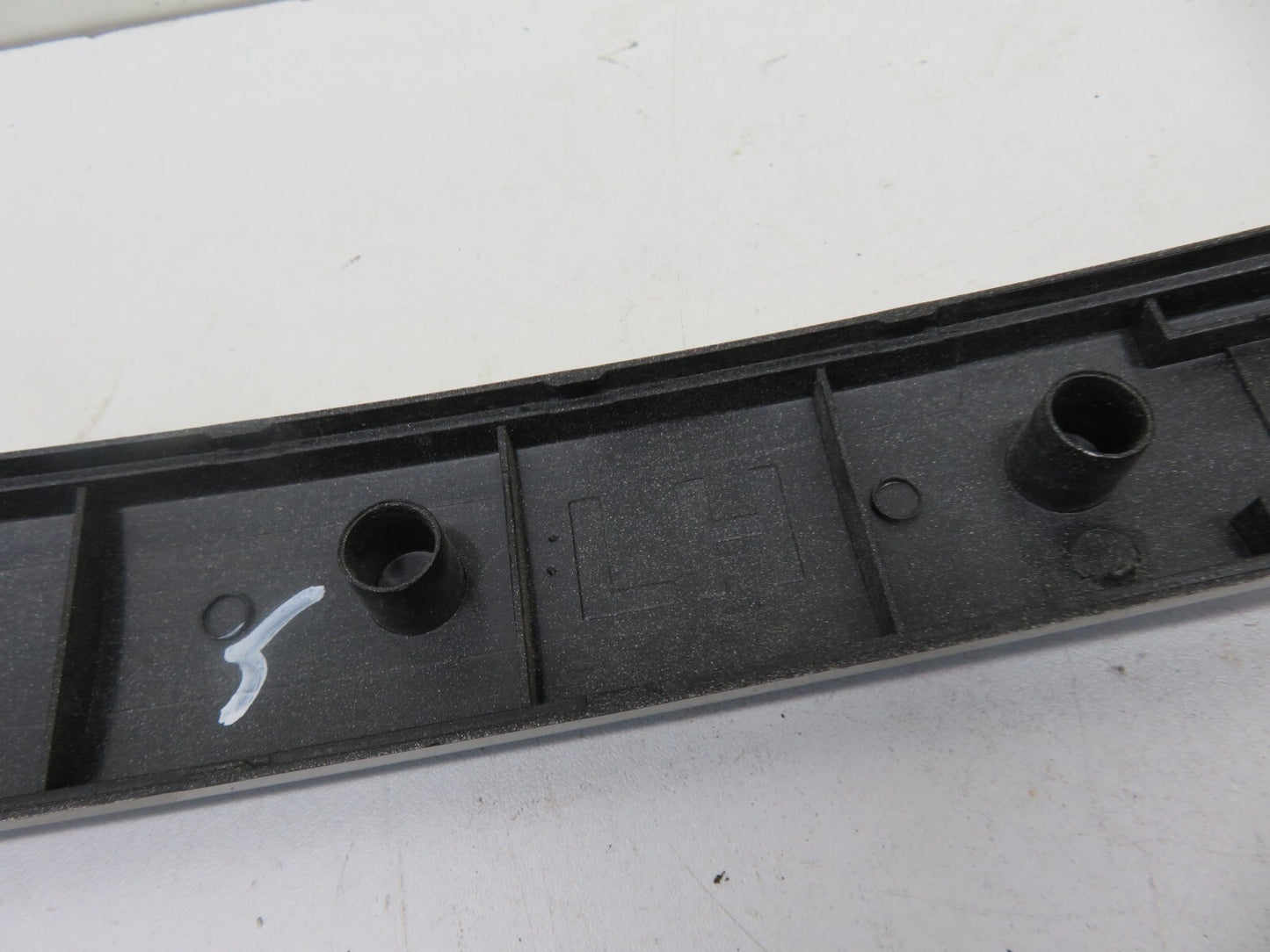LAND ROVER FREELANDER 1 NS PASSENGER DOOR TRIM 1997-2006 1734-5