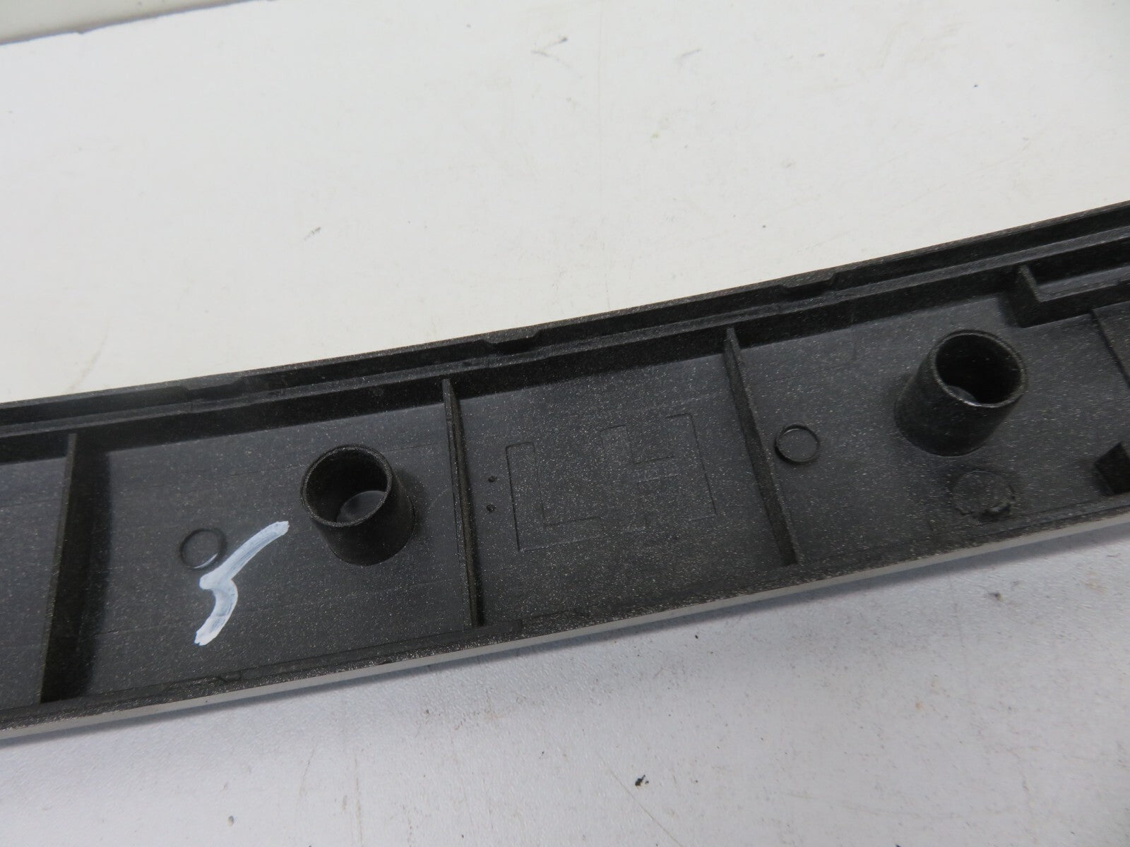 LAND ROVER FREELANDER 1 NS PASSENGER DOOR TRIM 1997-2006 1734-5