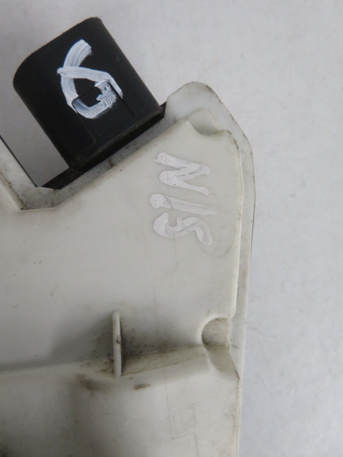 VW SCIROCCO NSF PASSENGER DOOR LOCK CATCH 5N2837015A 2009-2016 STMIX1458-6