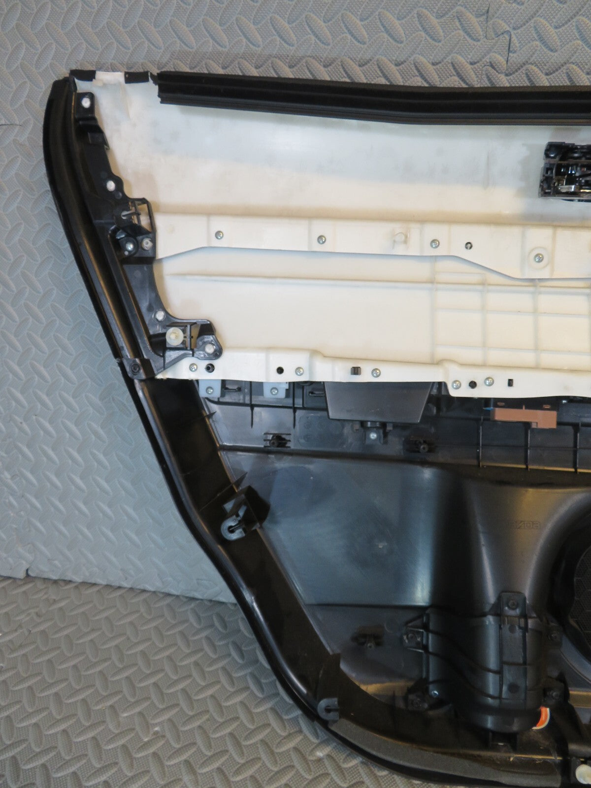 MAZDA CX7 OSR DOOR CARD 2010-2012