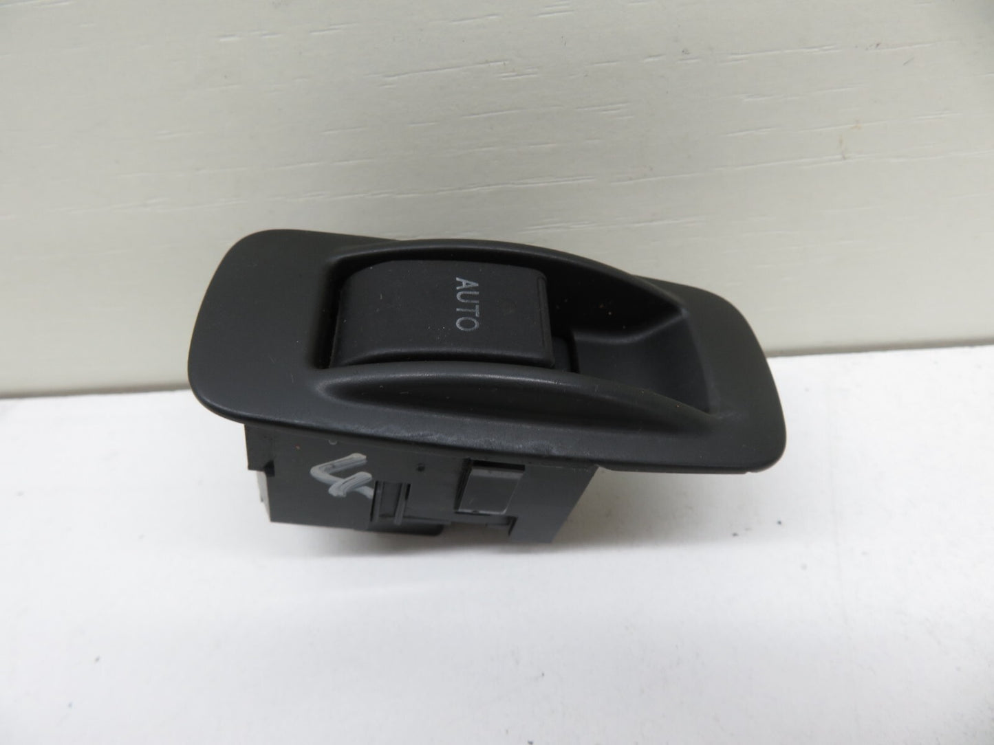 TOYOTA COROLLA OSR REAR RIGHT WINDOW SWITCH 54035117 2002-2007 1412-4