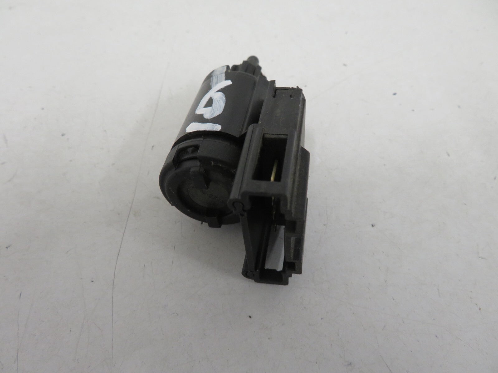 VOLKSWAGEN VW BEETLE BRAKE LIGHT SWITCH 1J0945511C 1998-2005 1614-6