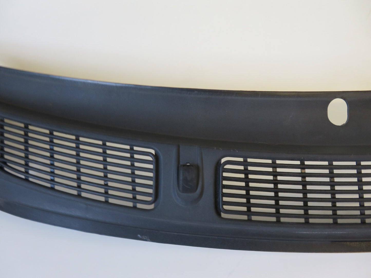 SKODA FABIA MK2 WINDSCREEN SCUTTLE PANEL TRIM WITH WASHER JETS 2007-2015