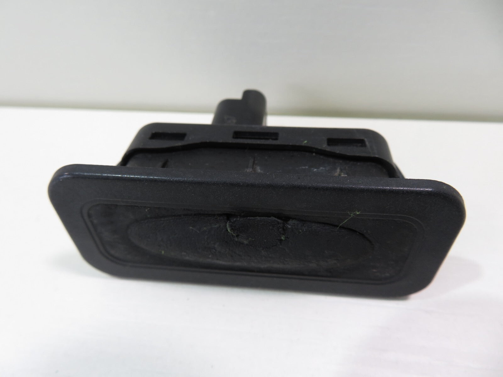 RENAULT SCENIC TAILGATE BOOT RELEASE SWITCH 8200078256 2003-2009 1559-15